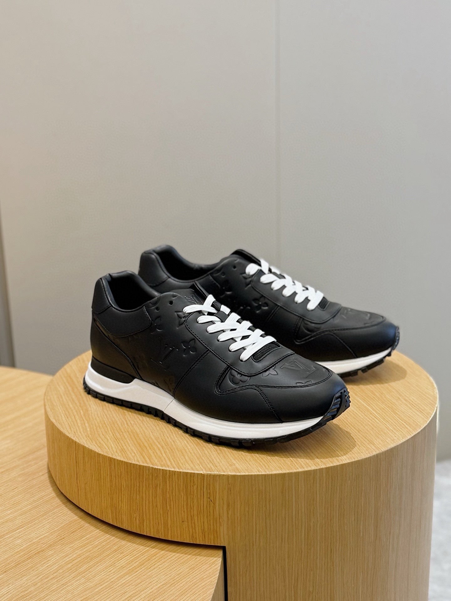 LOUIS VUITTON RUN AWAY MONOGRAM FULL BLACK