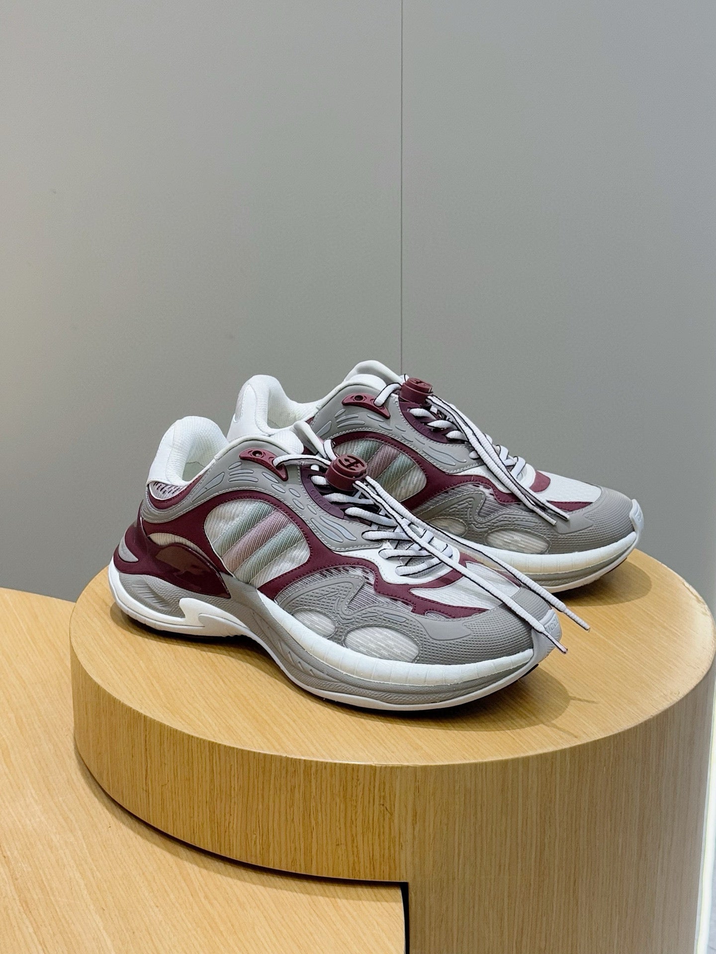 GUCCI 2.0 TRAINERS SILVER BROWN