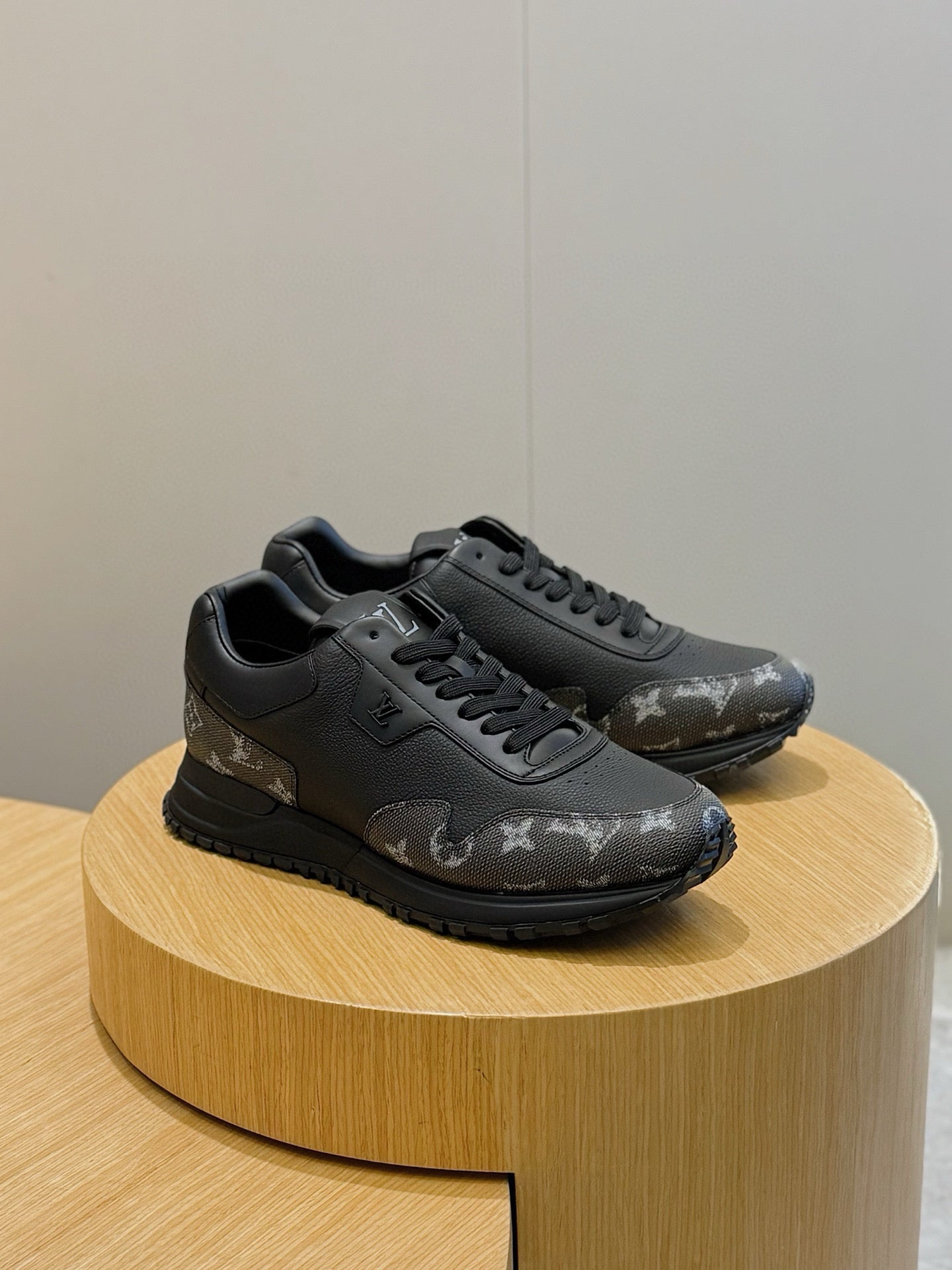 LOUIS VUITTON RUN AWAY MONOGRAM BLACK