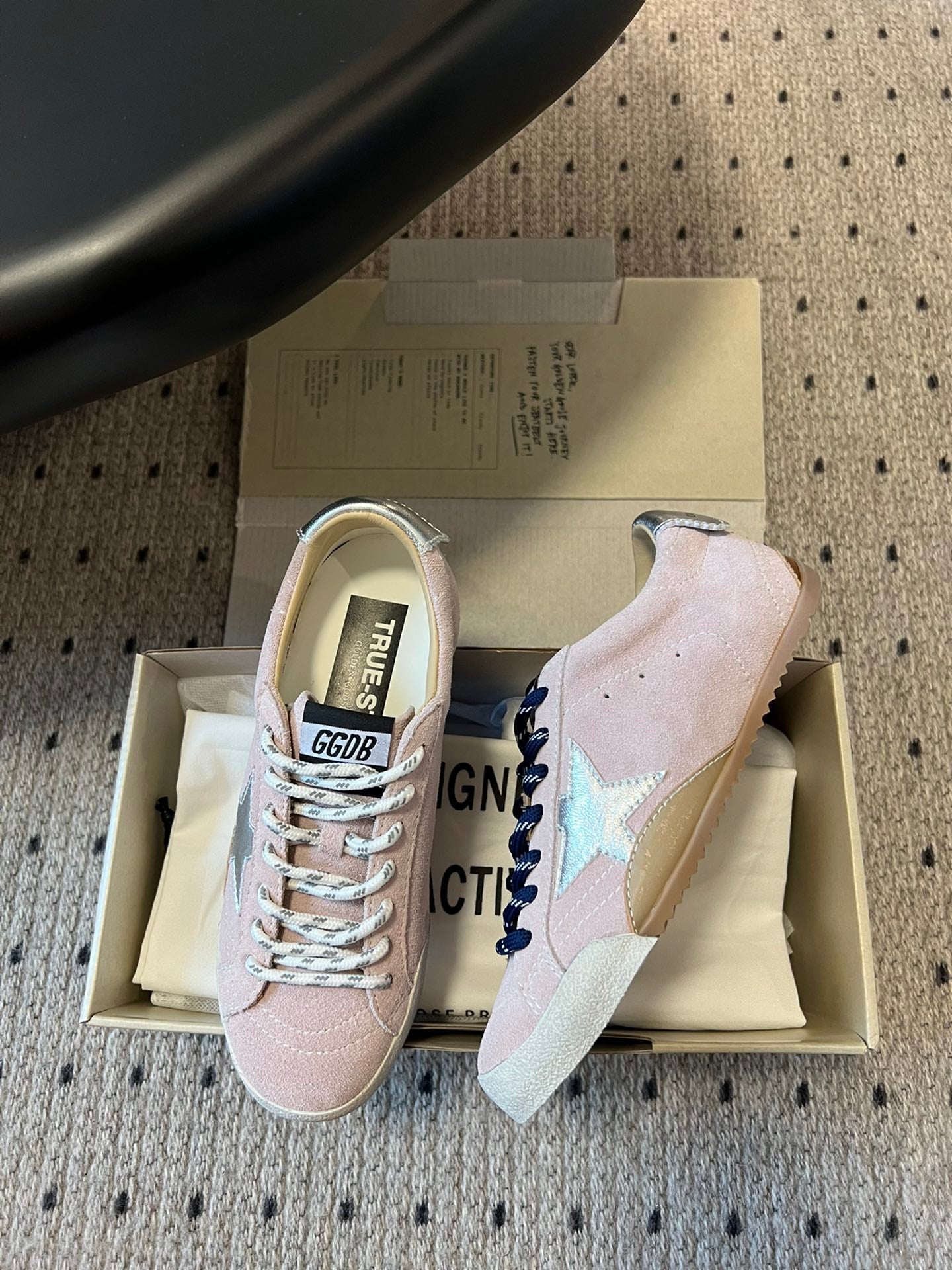 GOLDEN GOOSE TRUESTAR PINK SUEDE