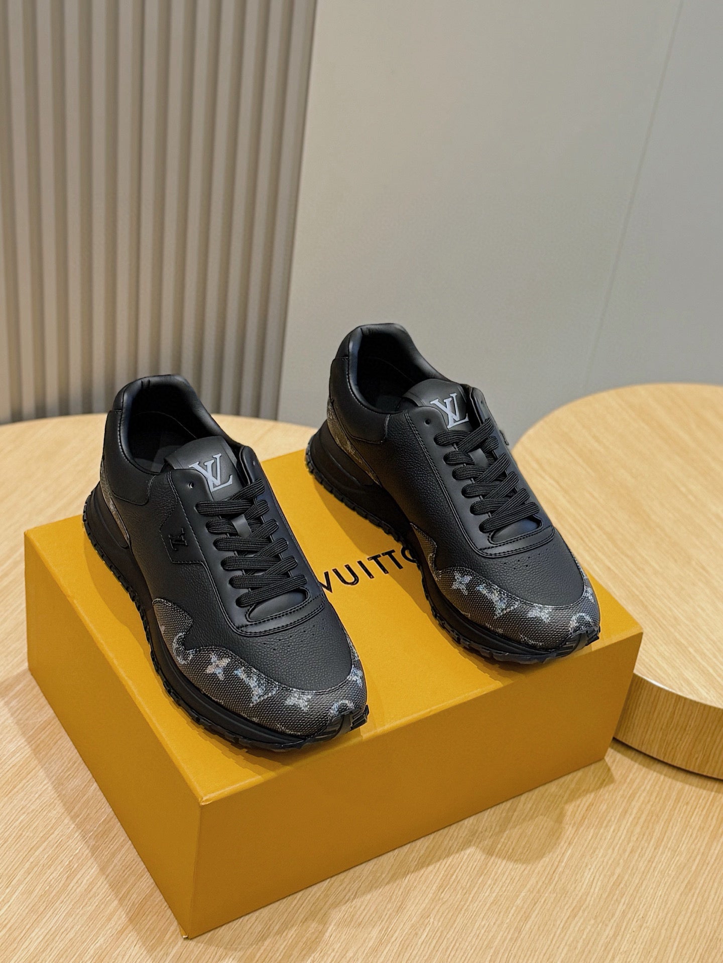 LOUIS VUITTON RUN AWAY MONOGRAM BLACK