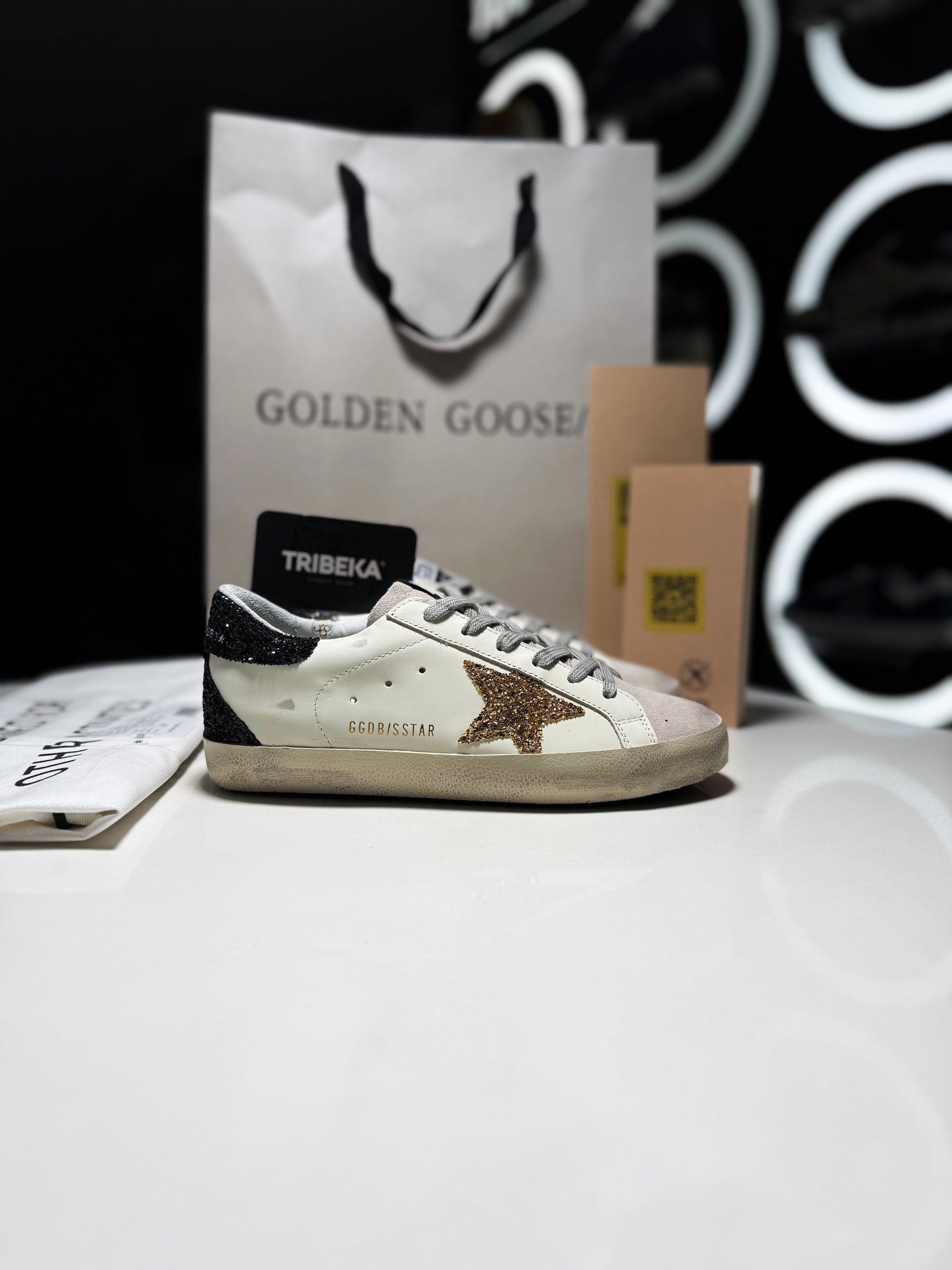 GOLDEN GOOSE SSTAR WHITE BLACK GOLD SHINE