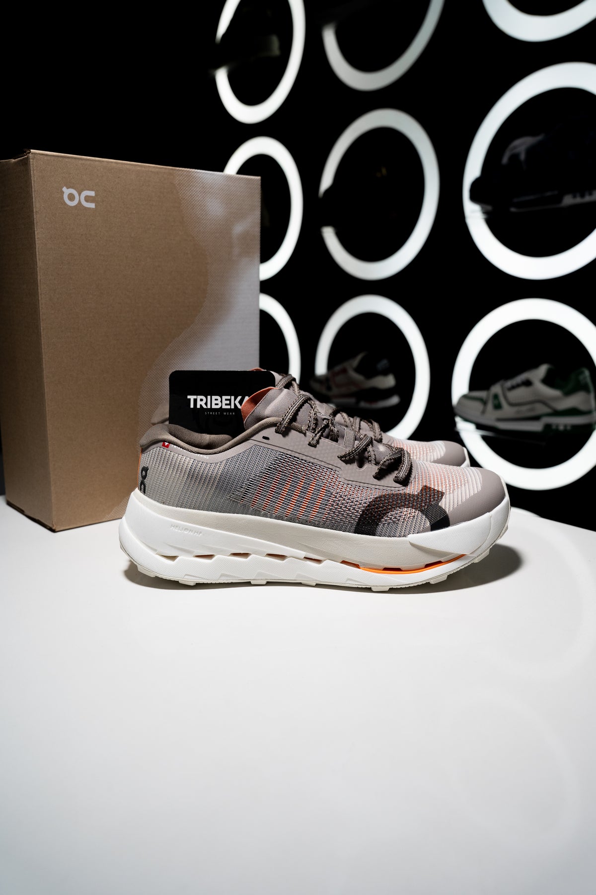 ON CLOUDULTRA PRO "PEARL/CINDER"