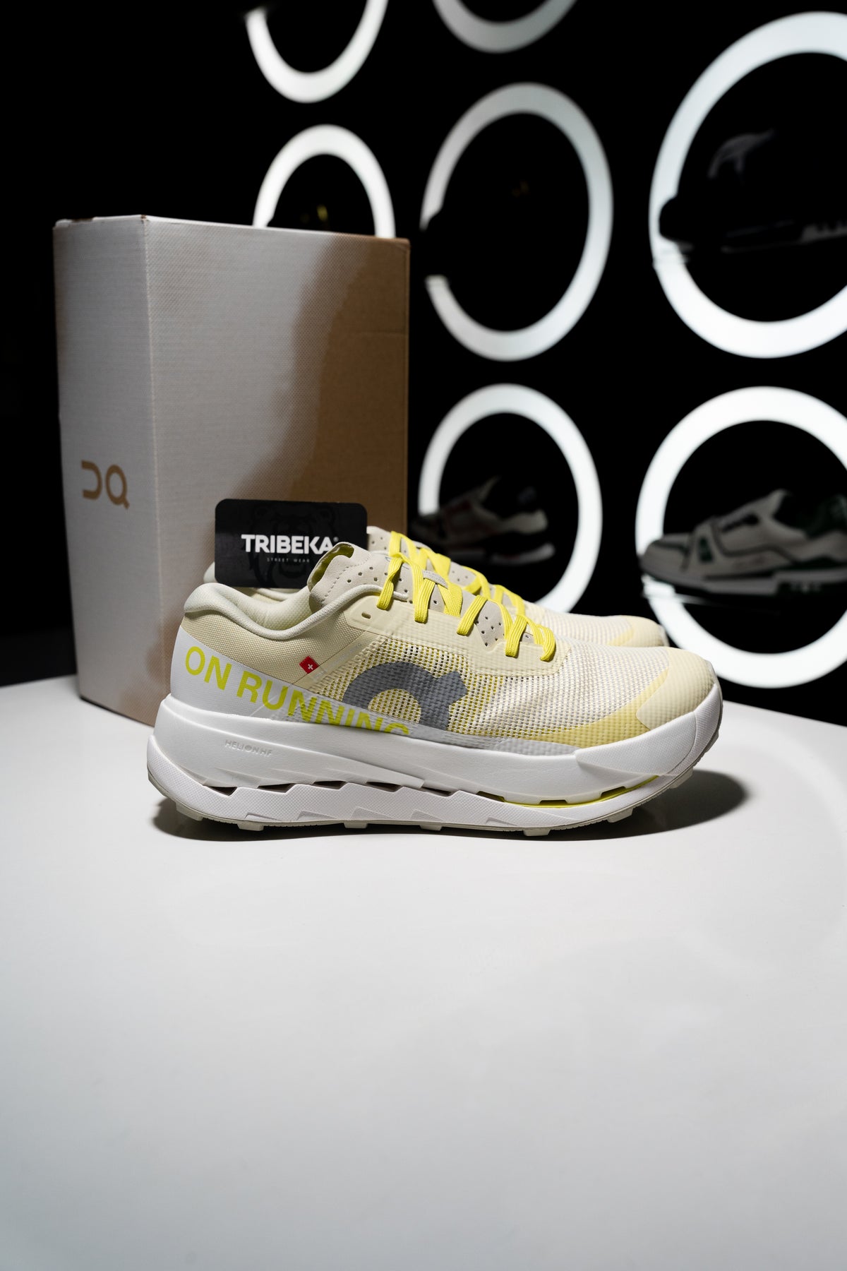 ON CLOUDULTRA 3 "PELLCAN/WHITE"