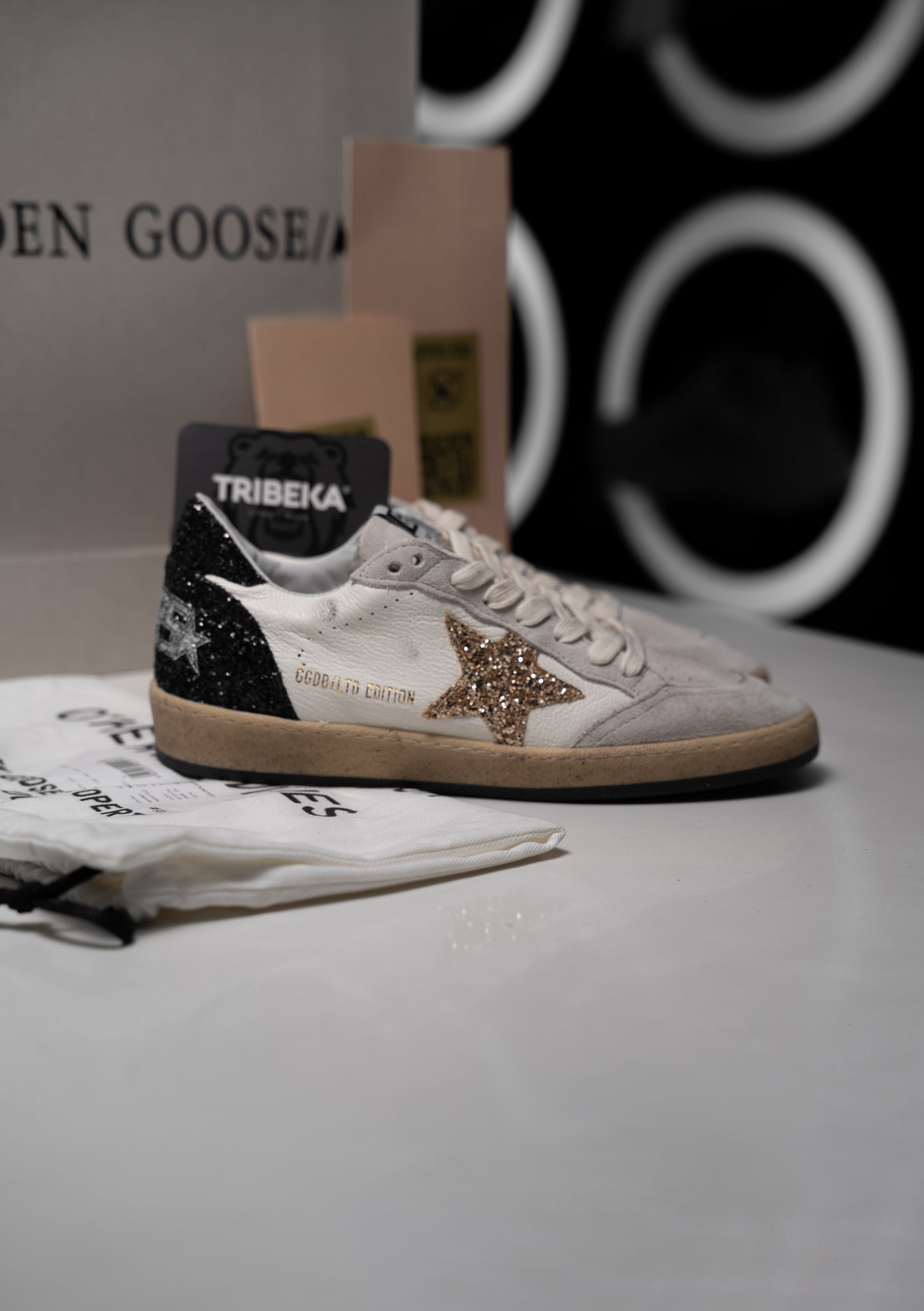 GOLDEN GOOSE BALLSTAR WHITE GOLD/BLACK STAR