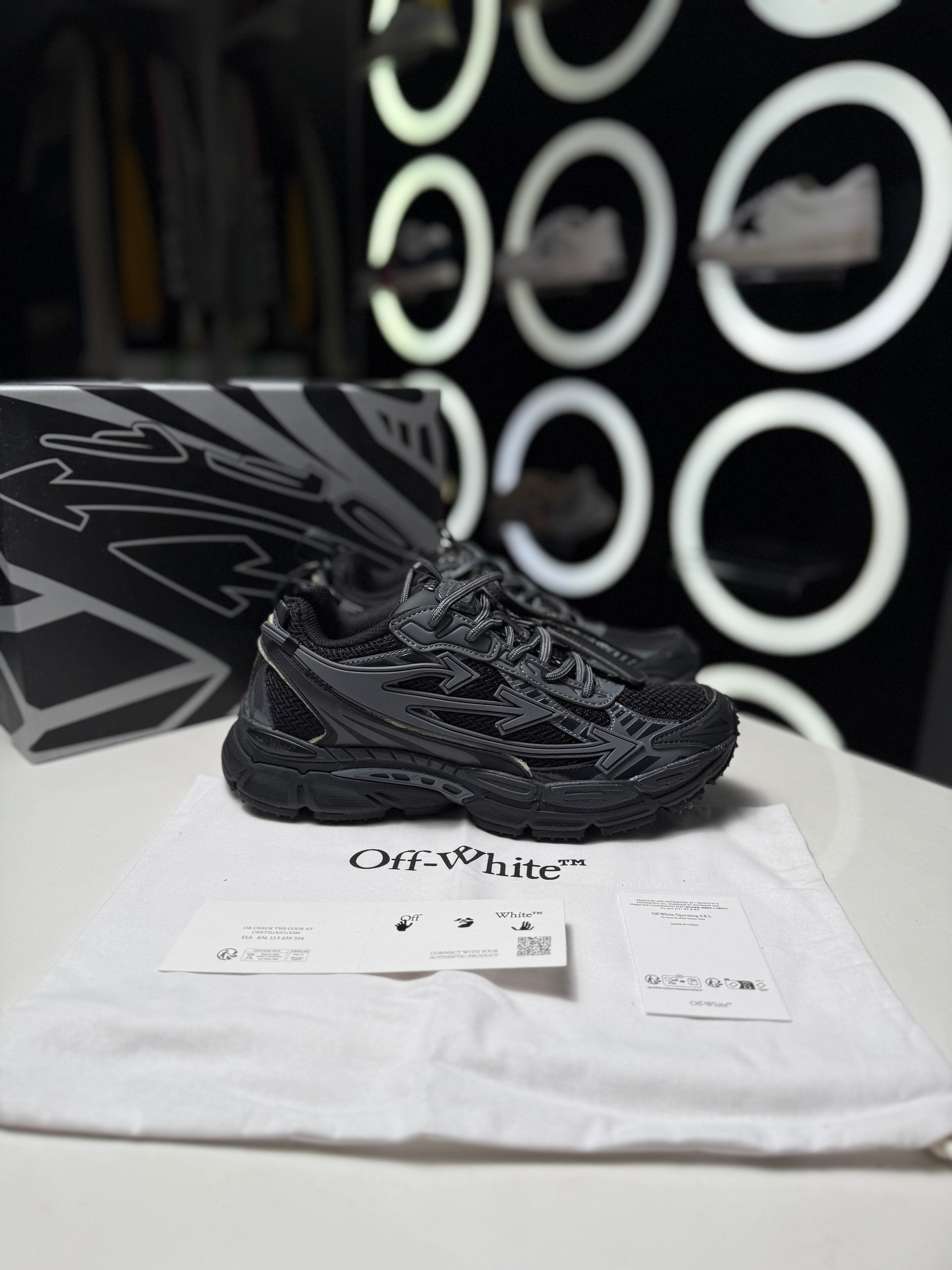 OFF WHITE "BE RIGHT BACK" FULL BLACK