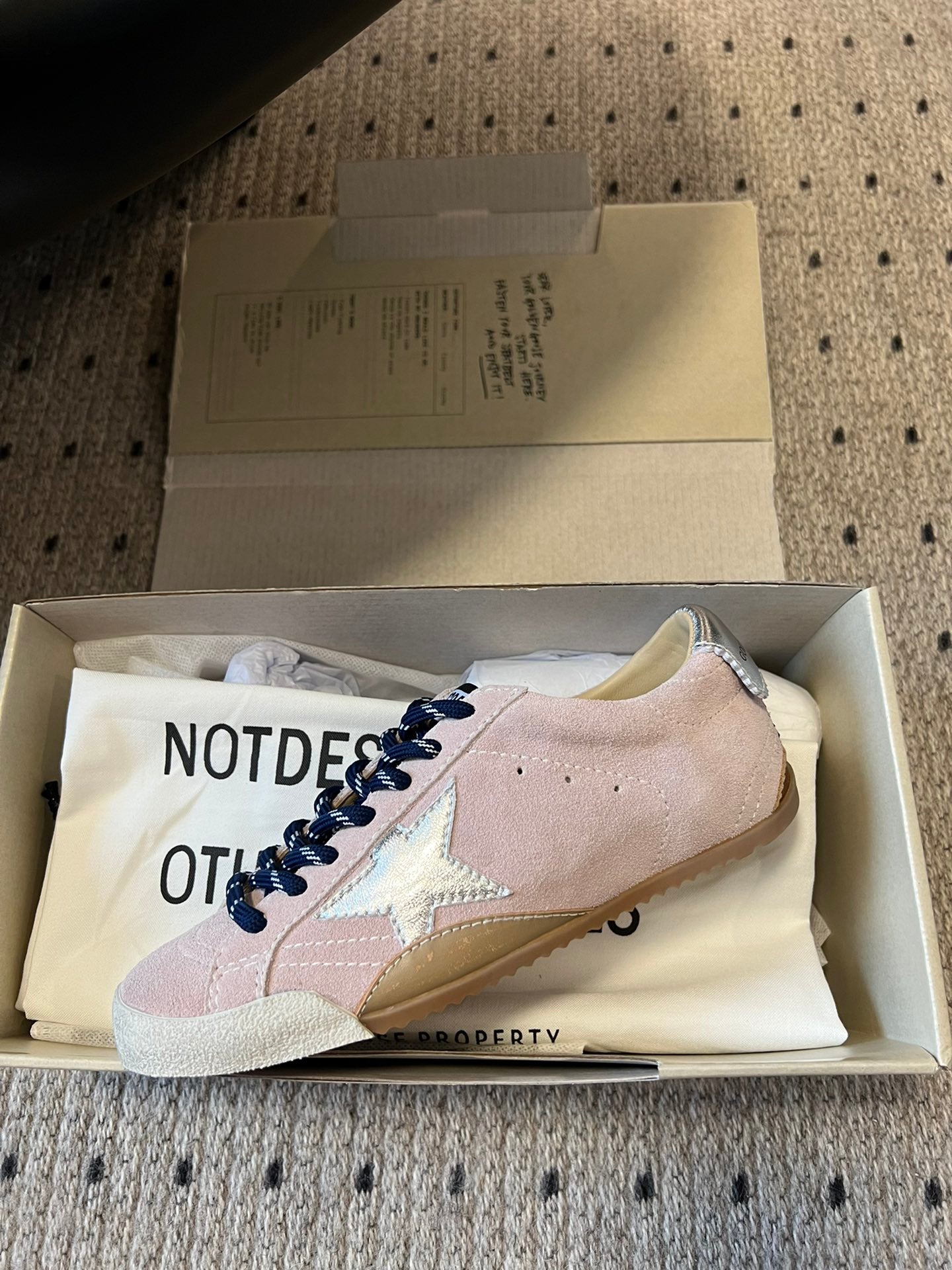GOLDEN GOOSE TRUESTAR PINK SUEDE