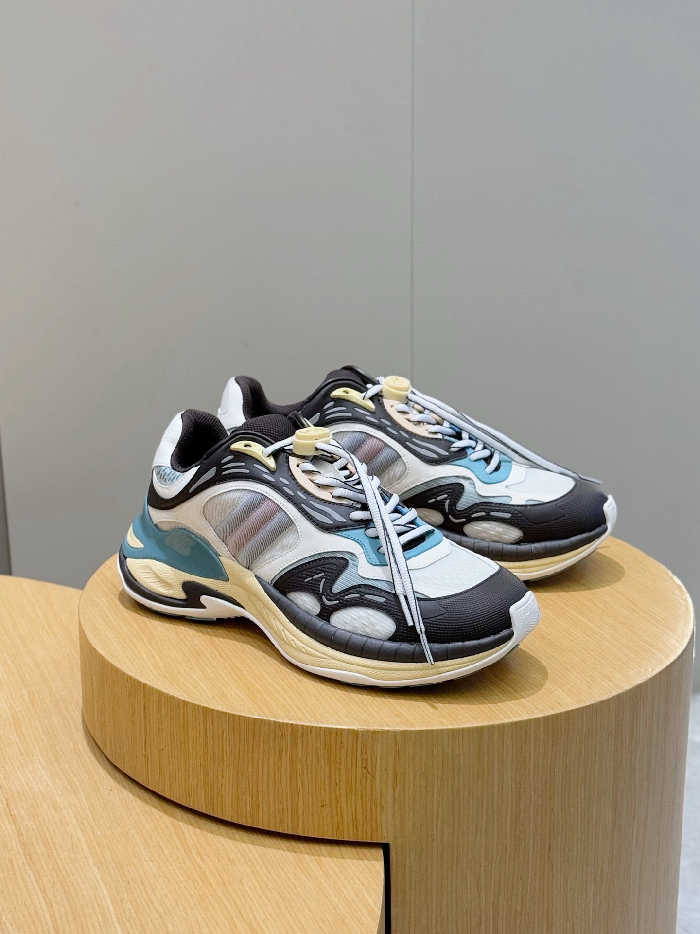 GUCCI 2.0 TRAINERS BROWN