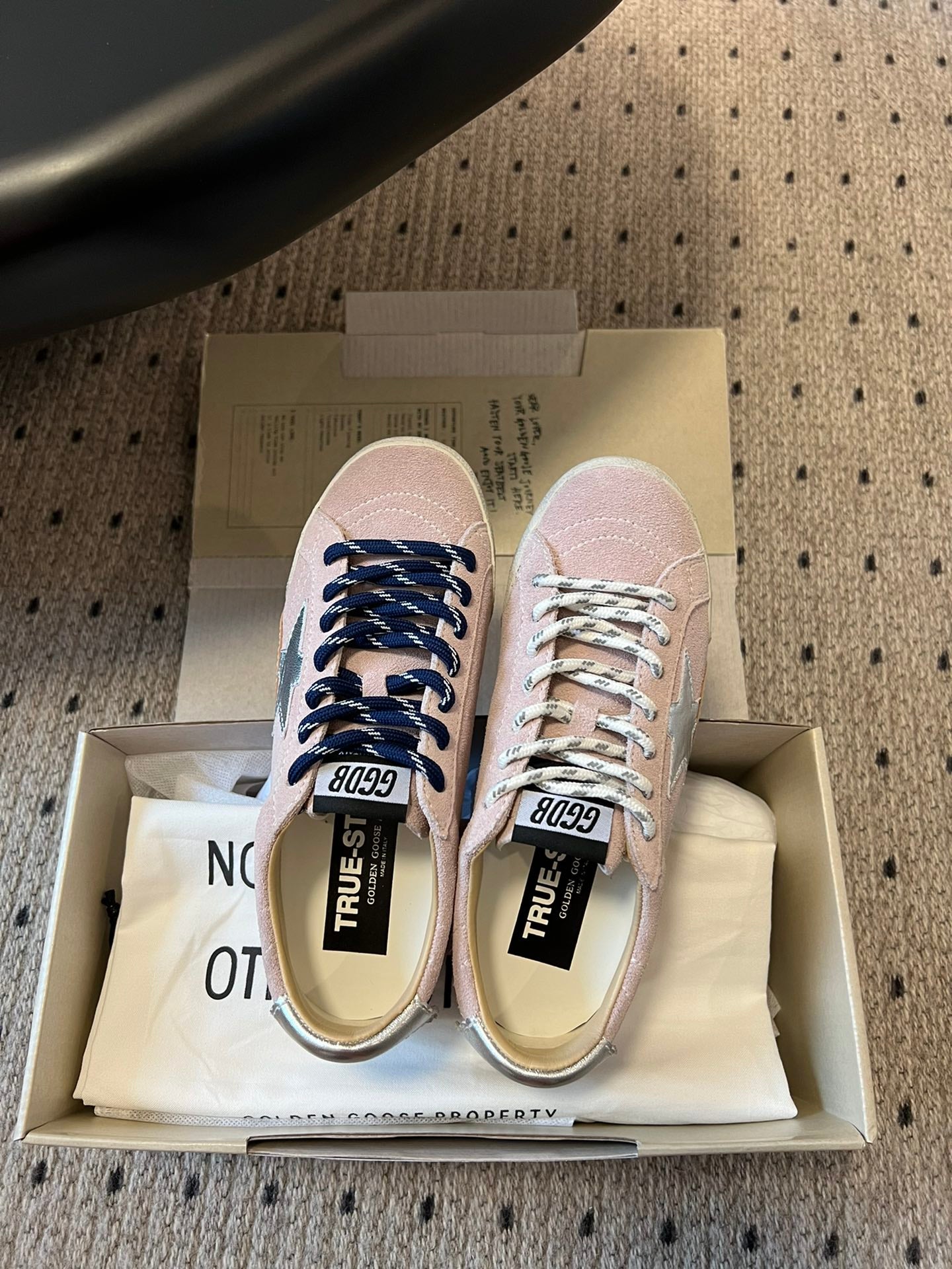 GOLDEN GOOSE TRUESTAR PINK SUEDE